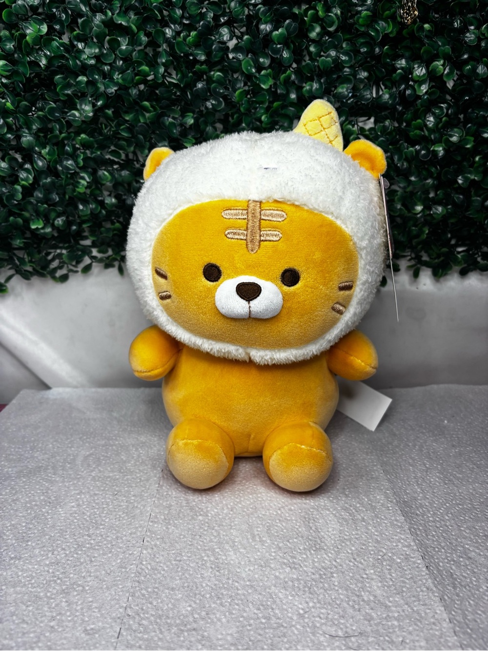 OFFICIAL MINISO FAMILY SERIES  ICE CREAM SITTING TIGER PLUSH DOLL 9"